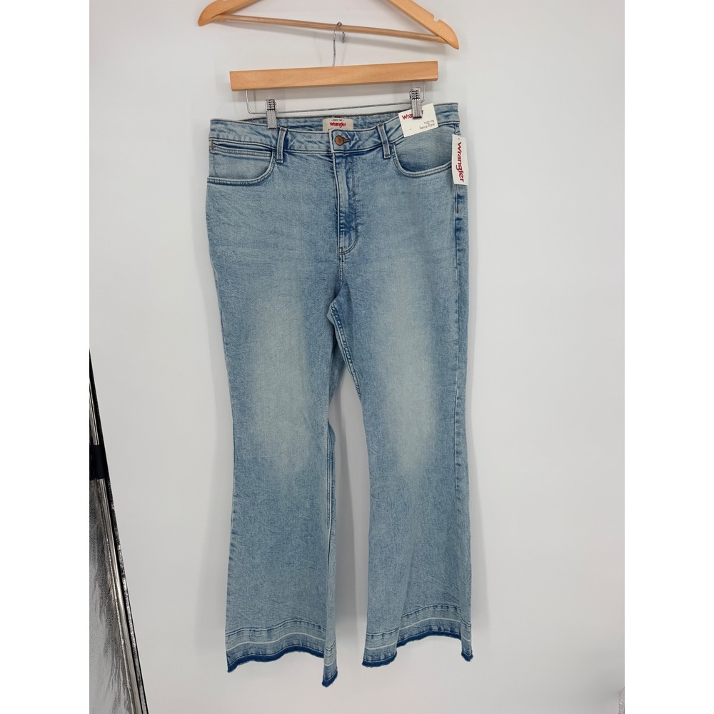 Wrangler High Rise Fierce Flare Jeans 16 Light Wash Raw Hem Western Retro Boho